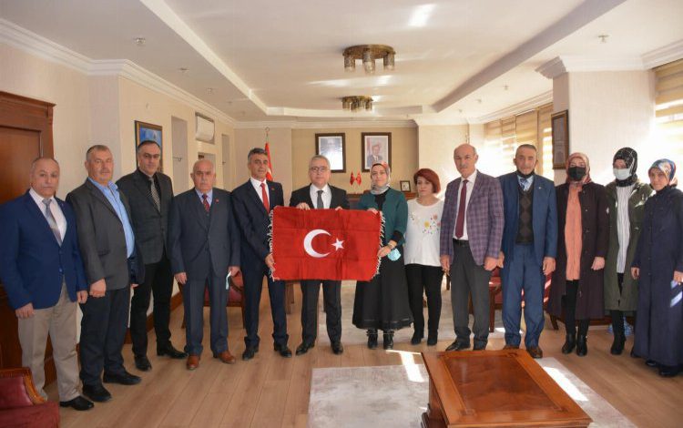 Niğde’de Şehit ve gazi aileleri Vali Şimşek’i ziyaret ettiler