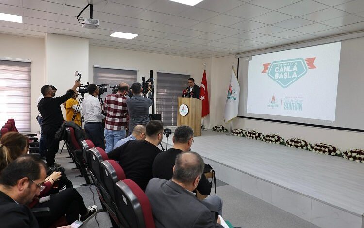 Nevşehir Belediyesi bir saniyeyi bile boşa harcamıyor Nevşehir Belediyesi bir saniyeyi bile boşa harcamıyor