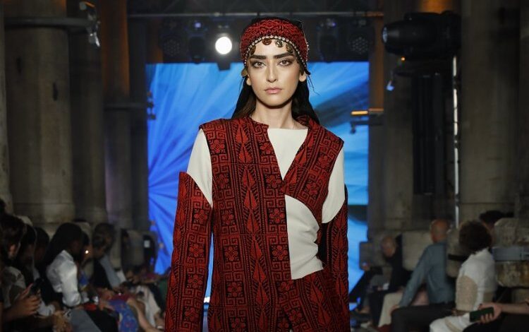 İstanbul’da mezuniyet defilesi büyüledi İstanbul’da mezuniyet defilesi büyüledi