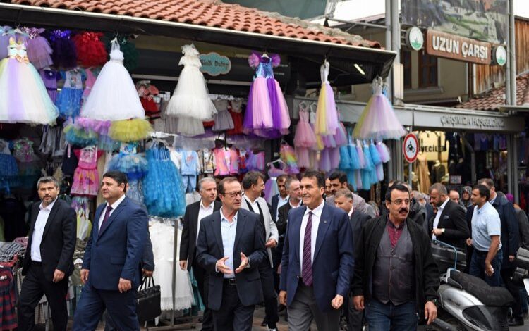 Bursa’da tarihi çarşılar Osmangazi ile hayat buldu Bursa’da tarihi çarşılar Osmangazi ile hayat buldu