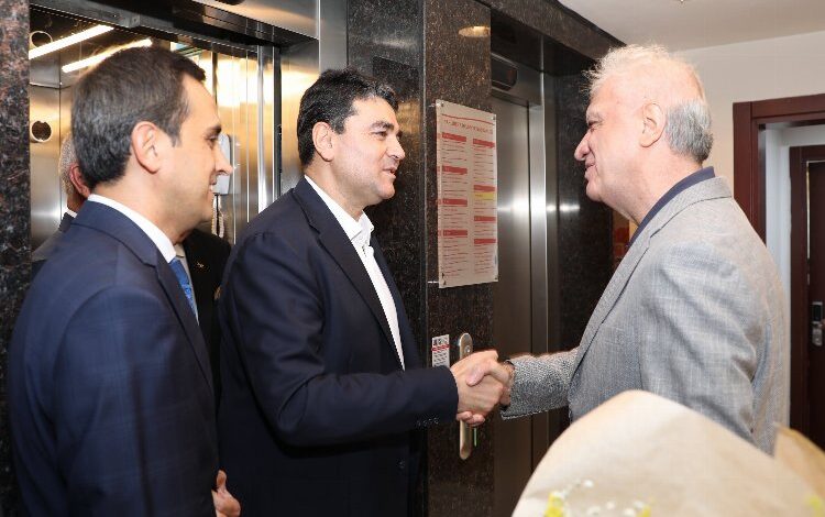 Gültekin Uysal’dan Narlıdere’ye ziyaret Gültekin Uysal’dan Narlıdere’ye ziyaret