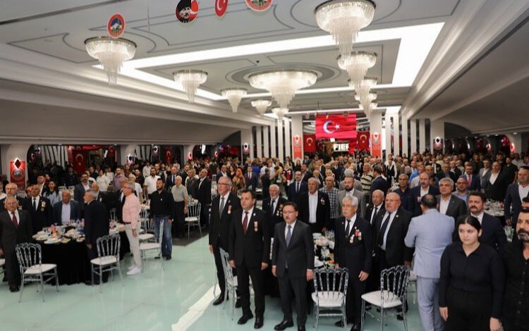 Kayseri Valisi’nden gaziler onuruna yemek Kayseri Valisi’nden gaziler onuruna yemek