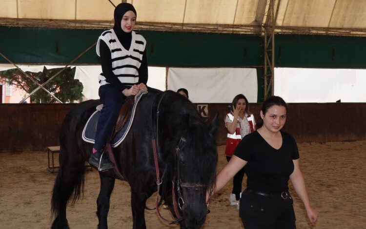 YADEV öğrencileri Atlı Spor’da doyasıya eğlendi