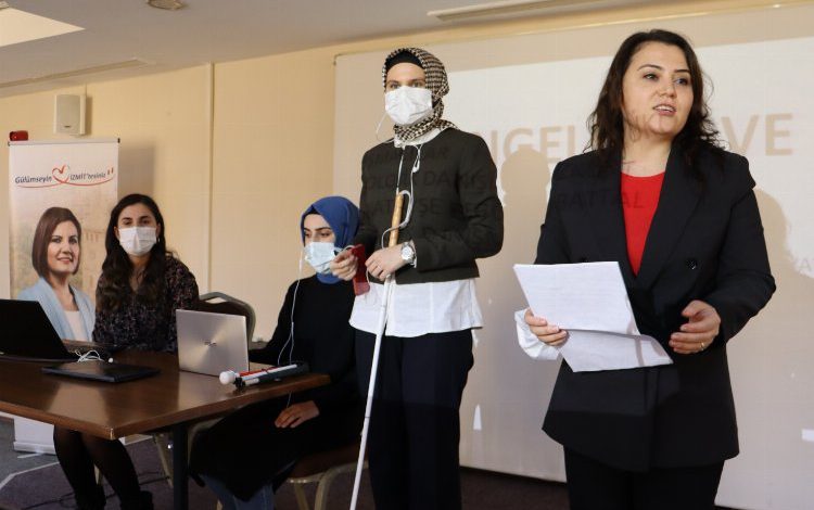 Kocaeli İzmit’te ‘Engellilik ve İletişim’ üzerine söyleşi Kocaeli İzmit’te ‘Engellilik ve İletişim’ üzerine söyleşi