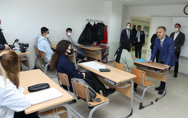 Bursa’da BUSMEK tüm kesimleri kucaklıyor Bursa’da BUSMEK tüm kesimleri kucaklıyor