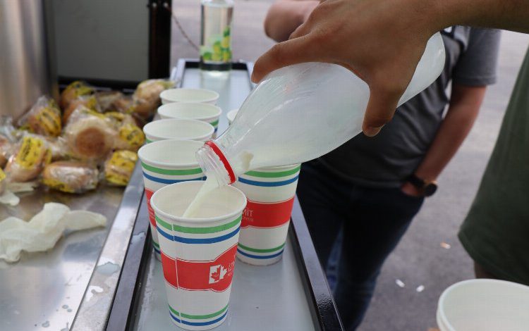 Kocaeli İzmit’te 500 litre süt içti Kocaeli İzmit’te 500 litre süt içti