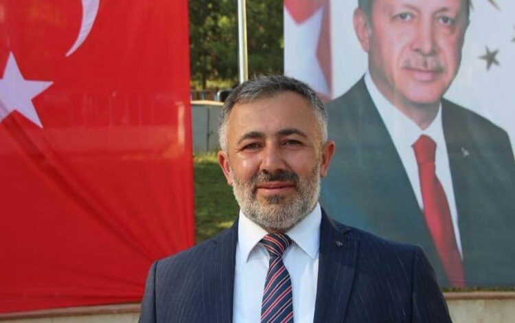 Seçimlerde yolları aşındıran siyasiler il ve ilçelerin gurur günlerini mesajla geçiştirdi!