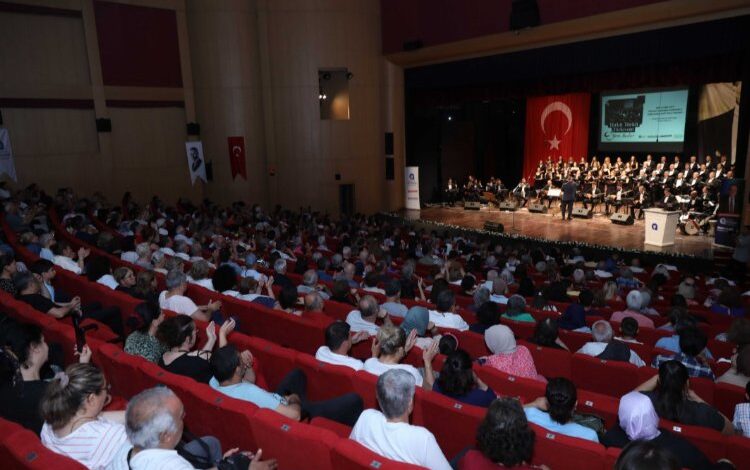 “Türkü Türkü Türkiye’m” konseri coşturdu