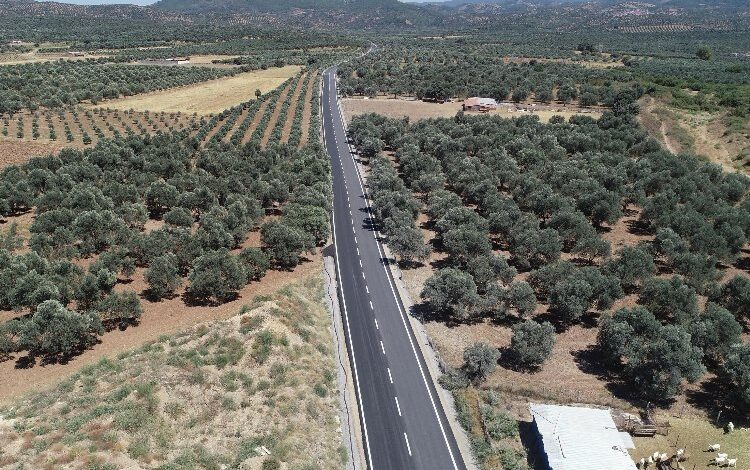 Kırsalın asfalt hasreti sona erdi Kırsalın asfalt hasreti sona erdi