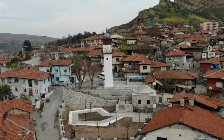 Ahmet Mecbur Efendi Kütüphanesi yenilendi Ahmet Mecbur Efendi Kütüphanesi yenilendi