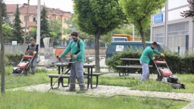 Bursa İnegöl’de yeşil alanlarda yaz hazırlığı