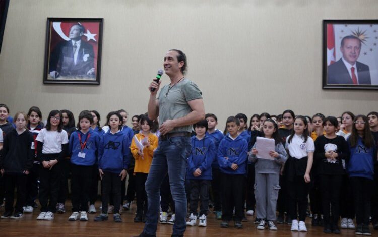 100. Yıl Korosu Kıraç ile söyleyecek