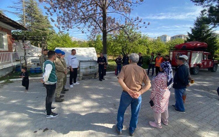 Malatya İtfaiyesi konteyner kentlerde yaşayanları uyardı