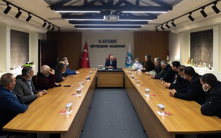 Memduh Büyükkılıç’a muhtarlardan ziyaret Memduh Büyükkılıç’a muhtarlardan ziyaret