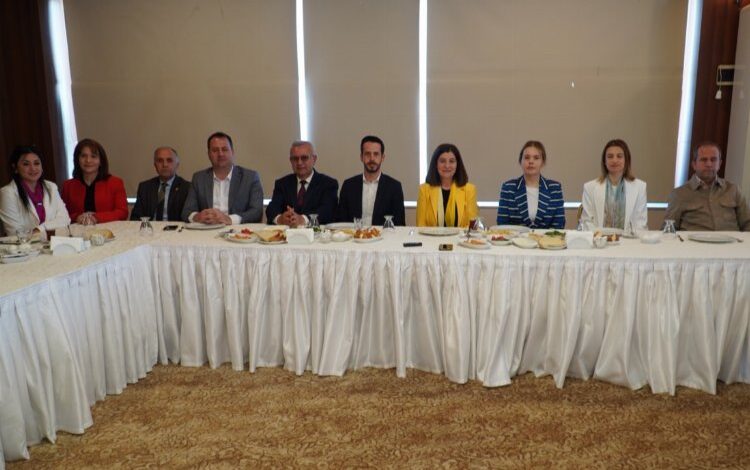 Edirne’de AK Parti Milletvekili adayları muhtarlarla buluştu Edirne’de AK Parti Milletvekili adayları muhtarlarla buluştu