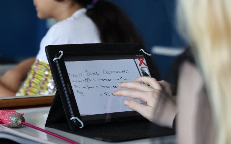 TahtApp eğitime ışık oldu TahtApp eğitime ışık oldu