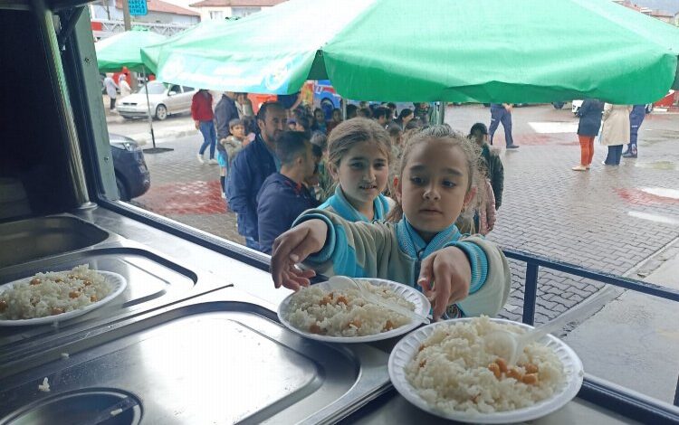 Kulalı şehitlere pilav hayrı