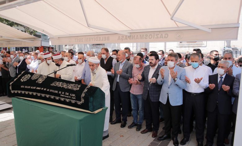 Bakan Soylu’nun amcası son yolculuğuna uğurlandı Bakan Soylu’nun amcası son yolculuğuna uğurlandı