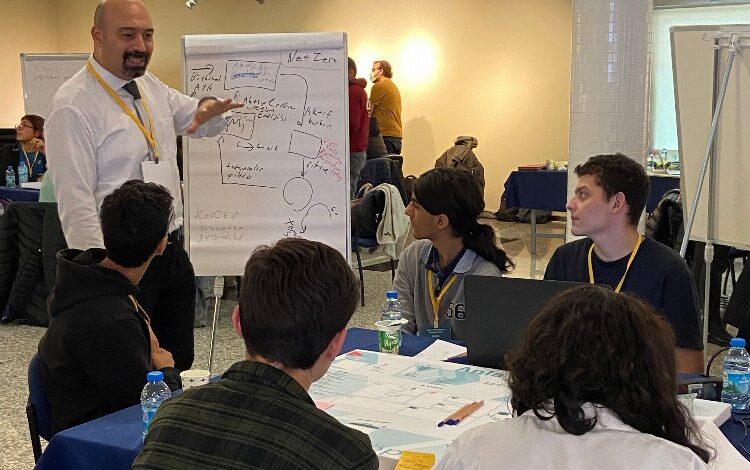 Gençler geleceklerini iş dünyası ile şekillendirecek Gençler geleceklerini iş dünyası ile şekillendirecek