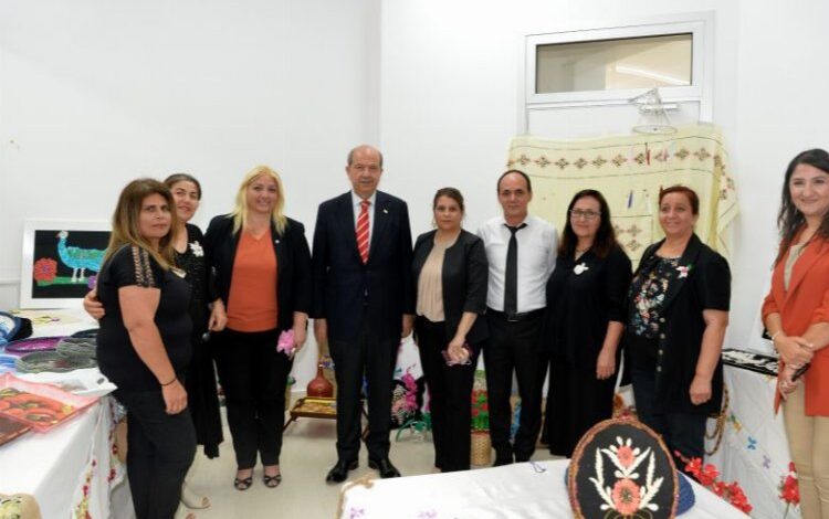 KKTC’de köy kadınlarının el emekleri sergilendi KKTC’de köy kadınlarının el emekleri sergilendi