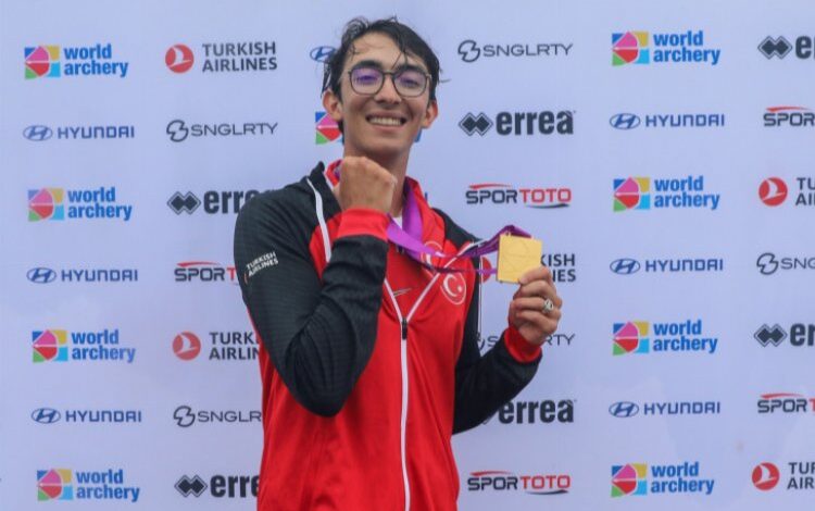 Cumhurbaşkanı Erdoğan’dan millî okçuya tebrik telefonu