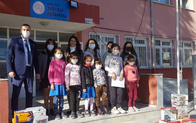 Manisa Soma’da eğitime kış desteği Manisa Soma’da eğitime kış desteği