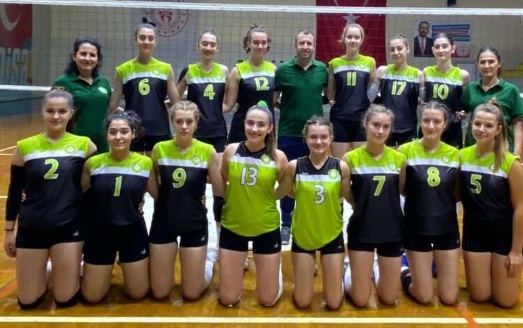 Manisalı genç kızlar filede 3’te 3 yaptı