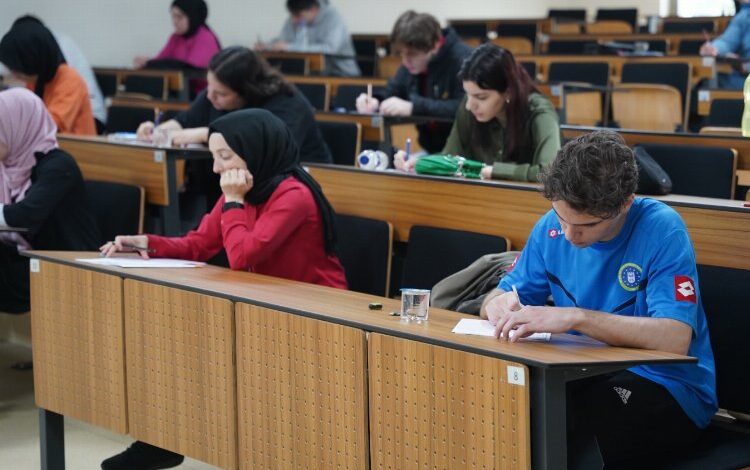 Bursa’da gençler YKS provasında ter döktü
