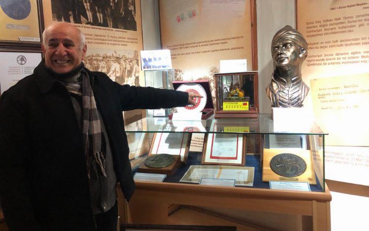 Bursa’da ‘Efsanevi Miras’ kılıç kalkan Bursa’da ‘Efsanevi Miras’ kılıç kalkan