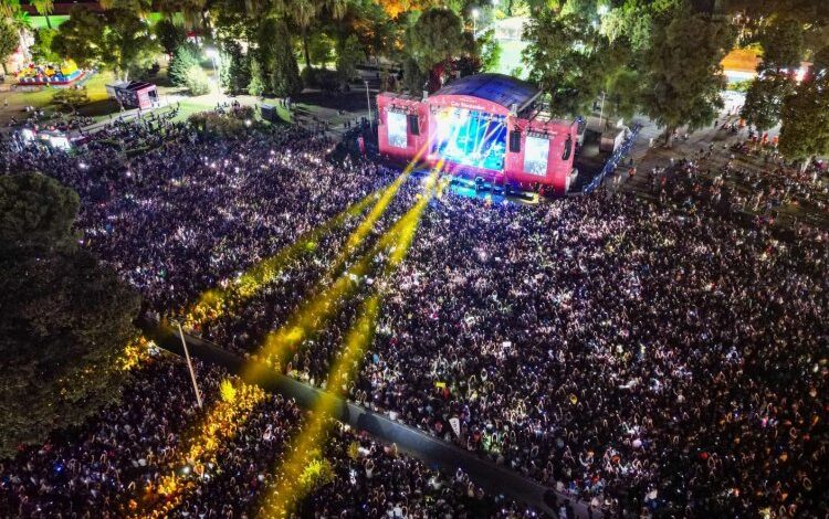 İzmir Fuarı’nda müzik resitali İzmir Fuarı’nda müzik resitali