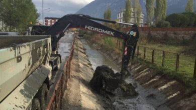 Manisa Şehzadeler’de sulama kanalı temizliği
