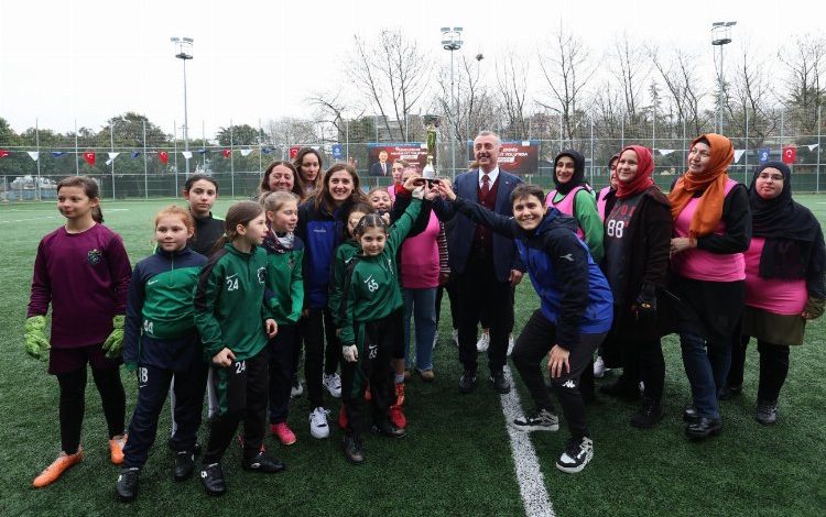 Kocaeli’de Kadınlar Günü maçını dostluk kazandı Kocaeli’de Kadınlar Günü maçını dostluk kazandı