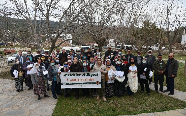 Muğla Milas’ta Arıcılık Eğitimi tamamlandı: Arı yoksa, yoksa yaşam yok! Muğla Milas’ta Arıcılık Eğitimi tamamlandı: Arı yoksa, yoksa yaşam yok!