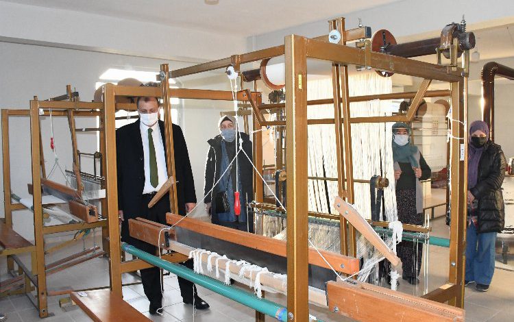 Bursa İznik’de el dokumaları hayat buluyor Bursa İznik’de el dokumaları hayat buluyor