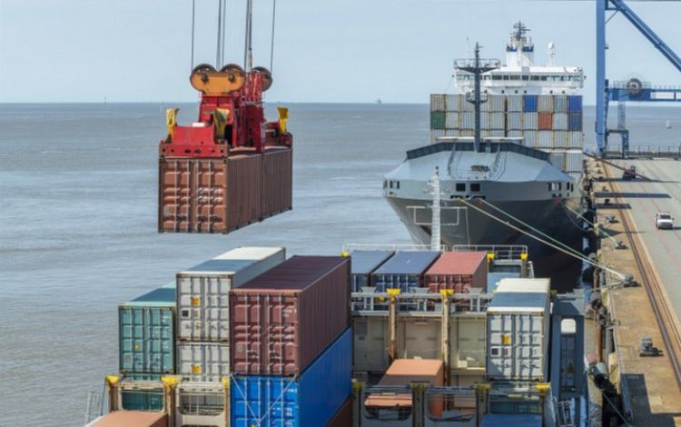 Rusya etkisi ile imalat sanayi kıskaca girdi Rusya etkisi ile imalat sanayi kıskaca girdi