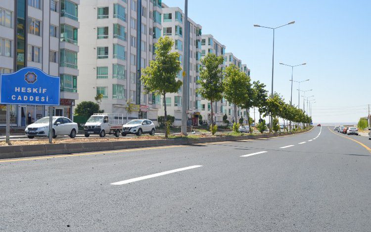 Diyarbakır caddeleri asfalta kavuştu Diyarbakır caddeleri asfalta kavuştu