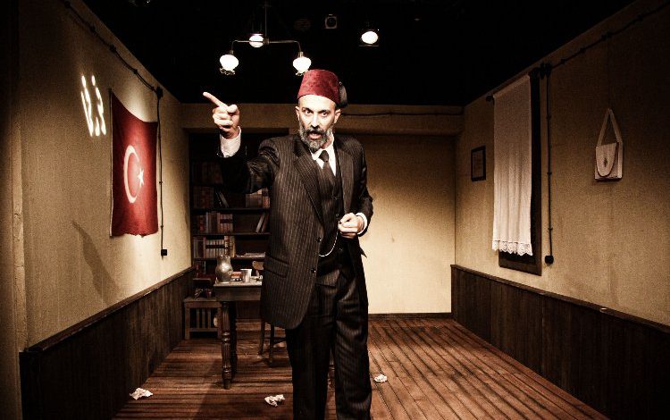 “Mücadelenin, direnişin ve kurtuluşun destanı İstanbul sahnelerinde