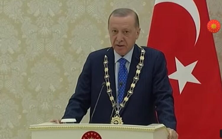 Cumhurbaşkanı Erdoğan’a ‘İmam Buhari Nişanı’ takdim edildi