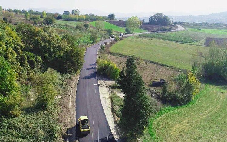 Karamürsel’de 4 köyü birbirine bağlayan yol asfaltlandı