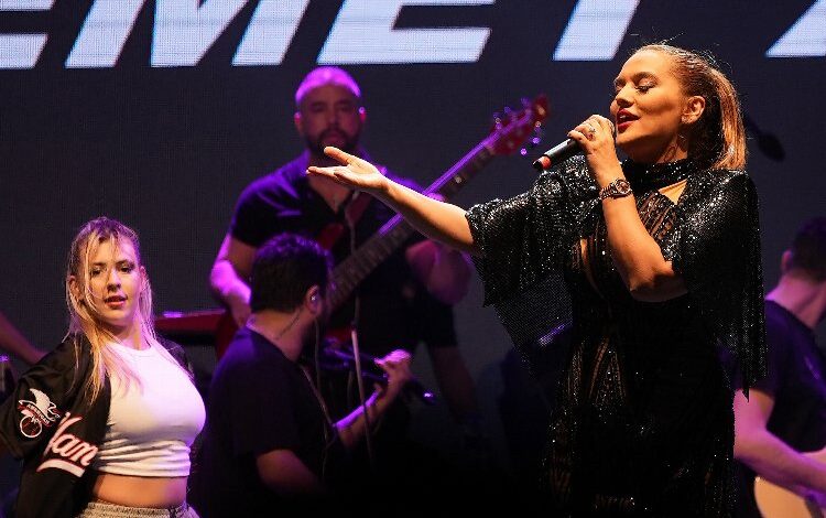 Demet Akalın ‘rekor’ kırdı!