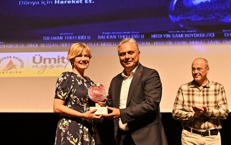 Tuluyhan Tekelioğlu’ndan ‘Üretim’ belgeseli