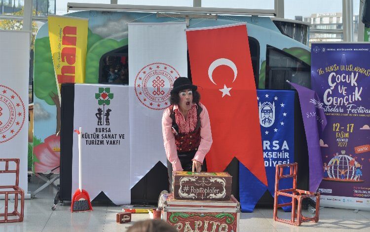 Bursa’nın her köşesinde tiyatro Bursa’nın her köşesinde tiyatro