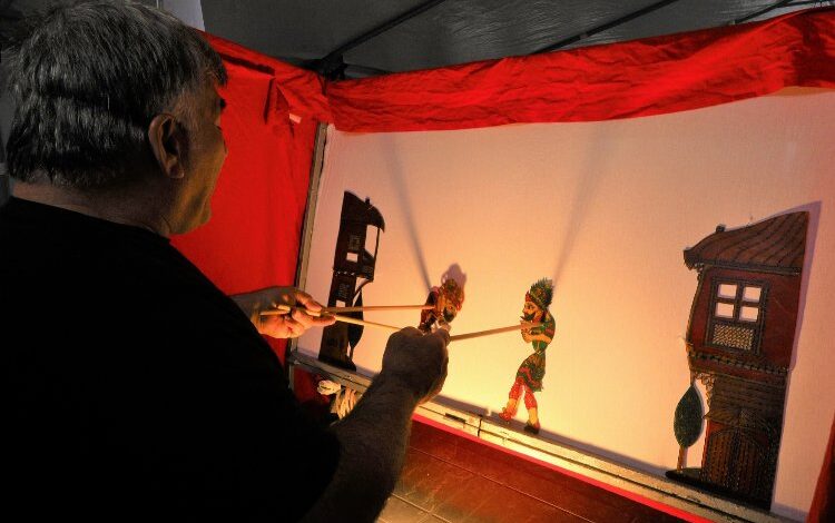 Gaziantep’te gölge oyunu gösterileri ilgi görüyor Gaziantep’te gölge oyunu gösterileri ilgi görüyor