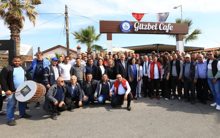 İzmir Güzelbahçe’de 1 Mayıs kahvaltısı İzmir Güzelbahçe’de 1 Mayıs kahvaltısı