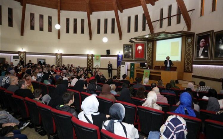 İnegöl’de Aile Okulu Eğitimleri seminerle başladı İnegöl’de Aile Okulu Eğitimleri seminerle başladı