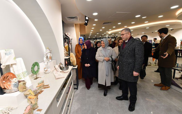 İstanbul Üsküdar’da Kerem Görsev’li ÜSMEK açılışı İstanbul Üsküdar’da Kerem Görsev’li ÜSMEK açılışı