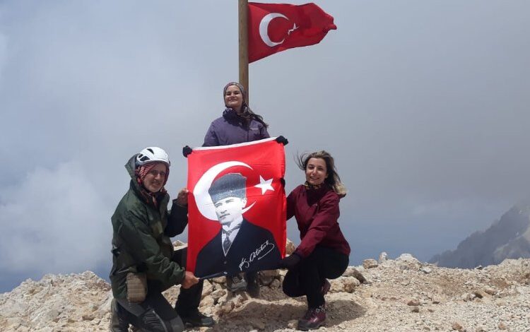 Manisalı dağcılardan bayramda iki tırmanış