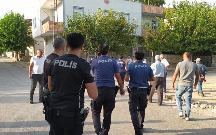 Adıyaman’da yaşlı adam evinin önünde bıçaklandı