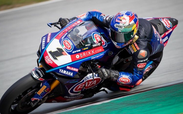 Toprak Razgatlıoğlu podyumla başladı Toprak Razgatlıoğlu podyumla başladı