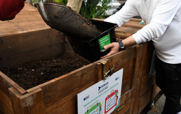 Kadıköy’de 3 ton atık komposta dönüştü Kadıköy’de 3 ton atık komposta dönüştü